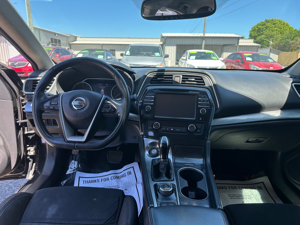 2017 Nissan Maxima Image 9