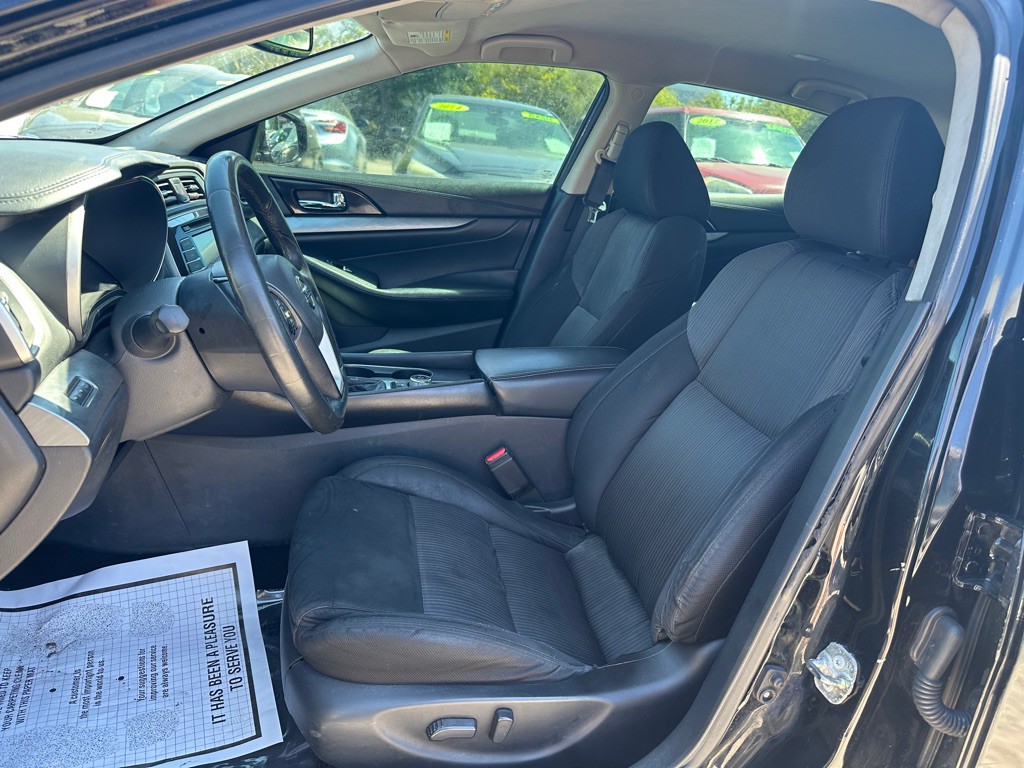 2017 Nissan Maxima Image 10