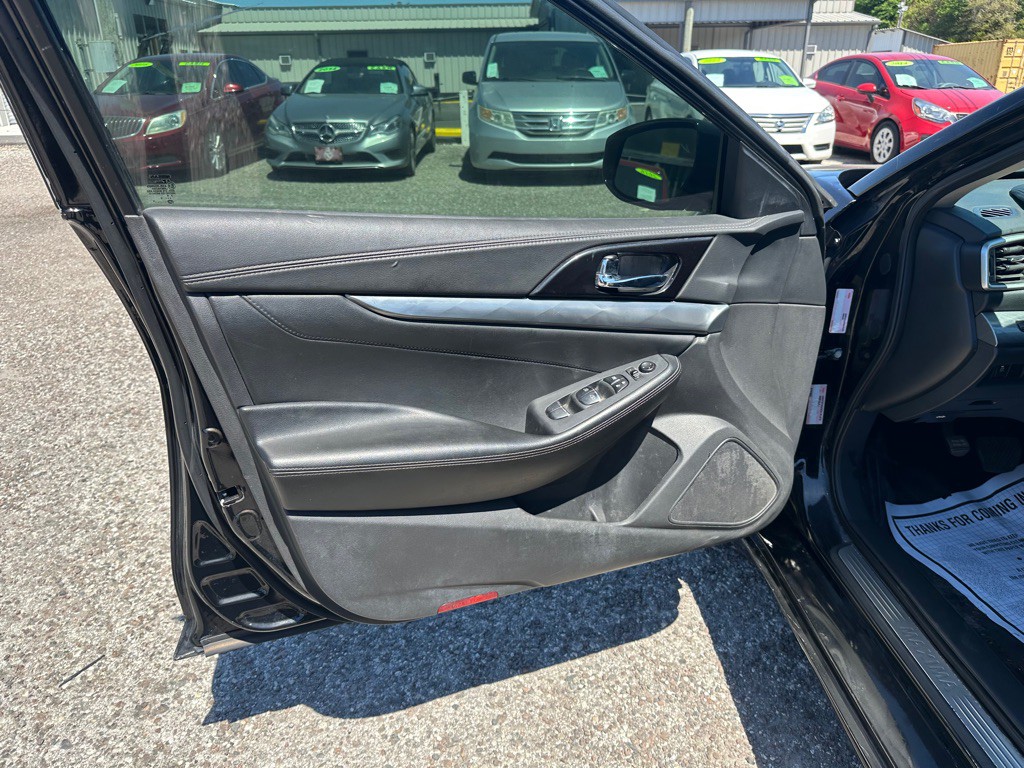 2017 Nissan Maxima Image 11