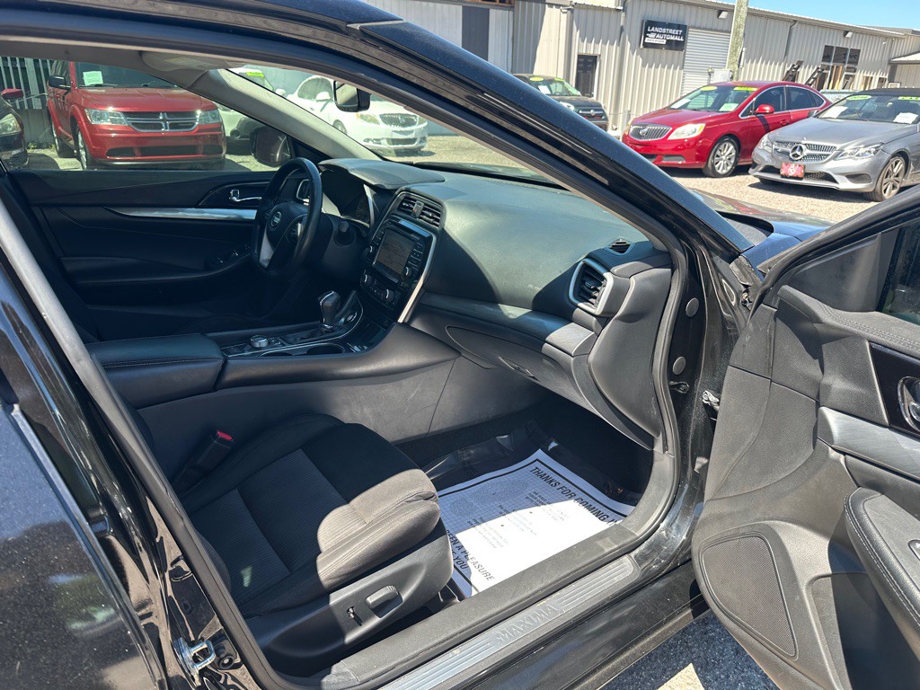 2017 Nissan Maxima Image 12