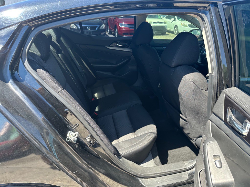 2017 Nissan Maxima Image 14
