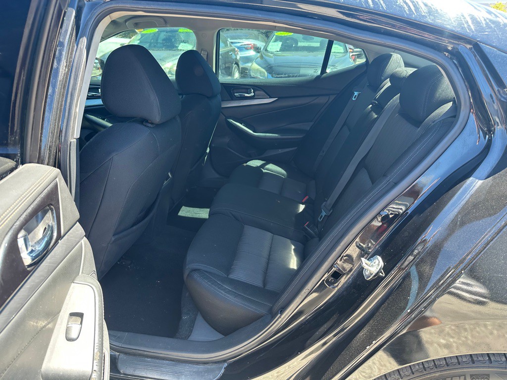 2017 Nissan Maxima Image 15