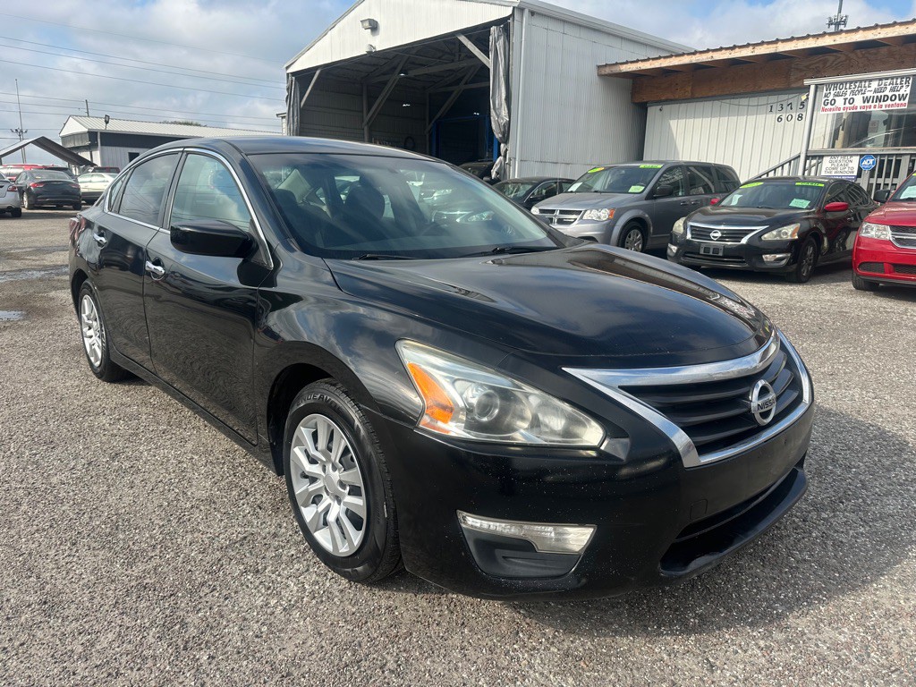 2015 Nissan Altima Image 1