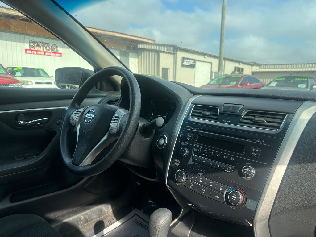 2015 Nissan Altima Image 8