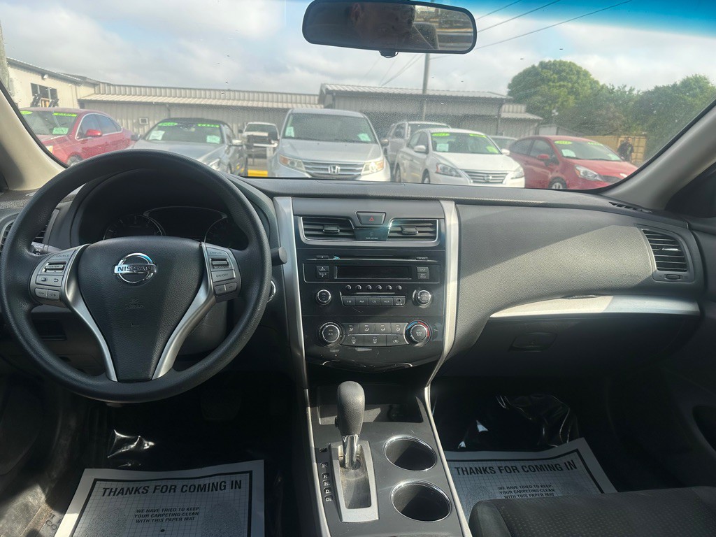 2015 Nissan Altima Image 9