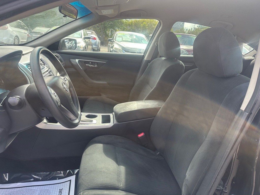2015 Nissan Altima Image 10