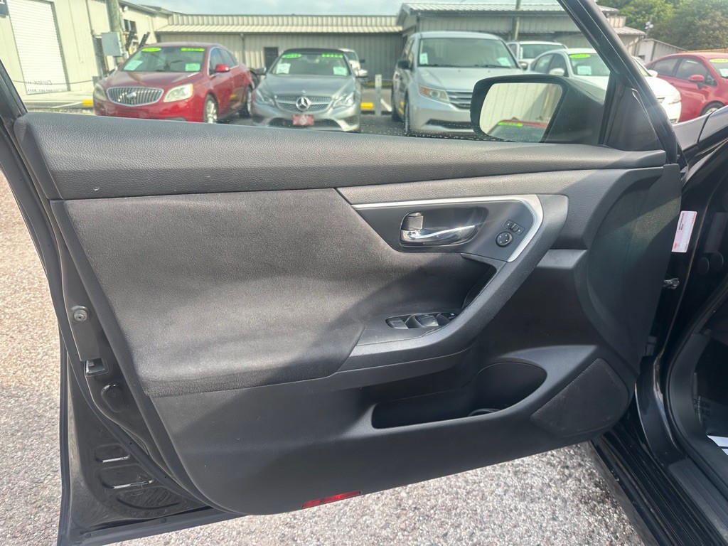 2015 Nissan Altima Image 11