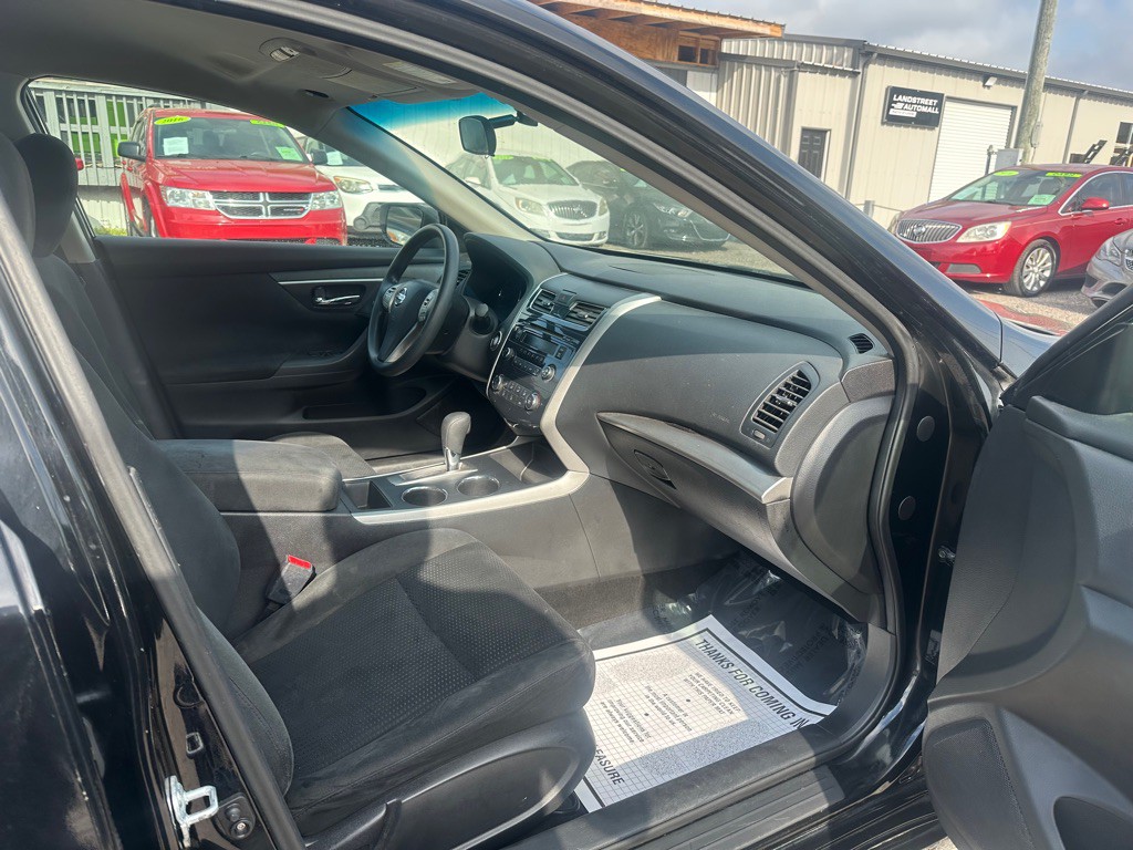 2015 Nissan Altima Image 12