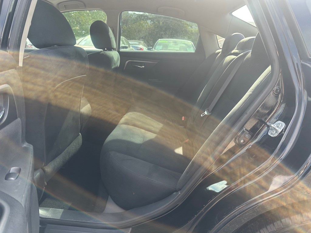 2015 Nissan Altima Image 15