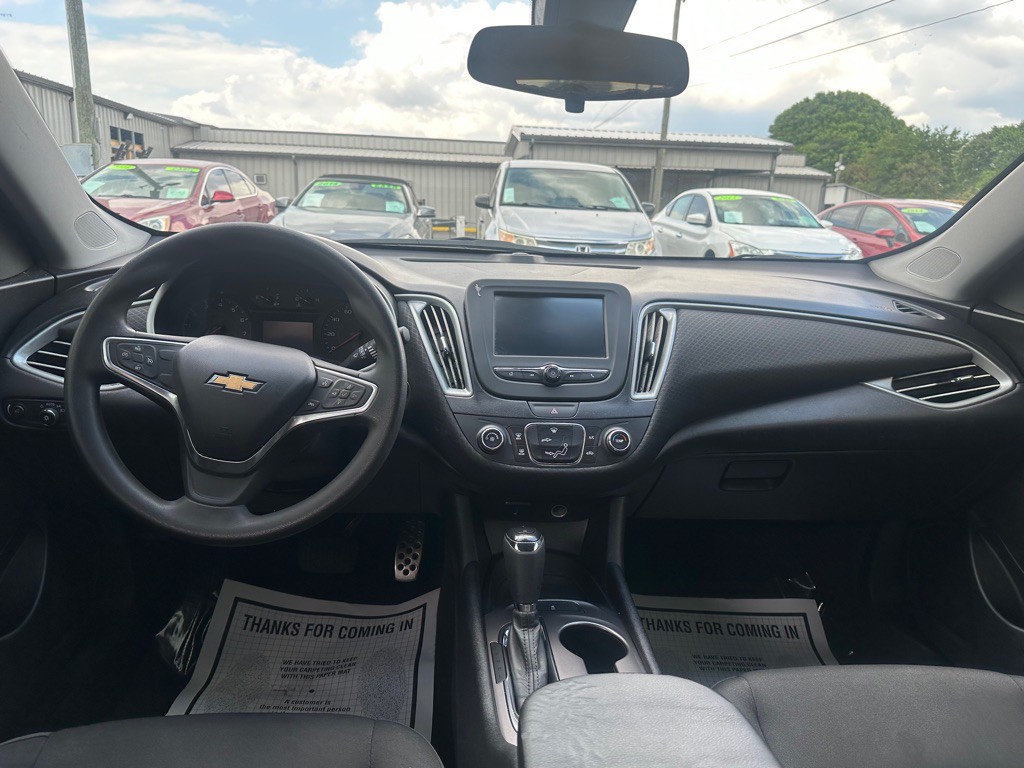 2017 Chevrolet Malibu Image 9