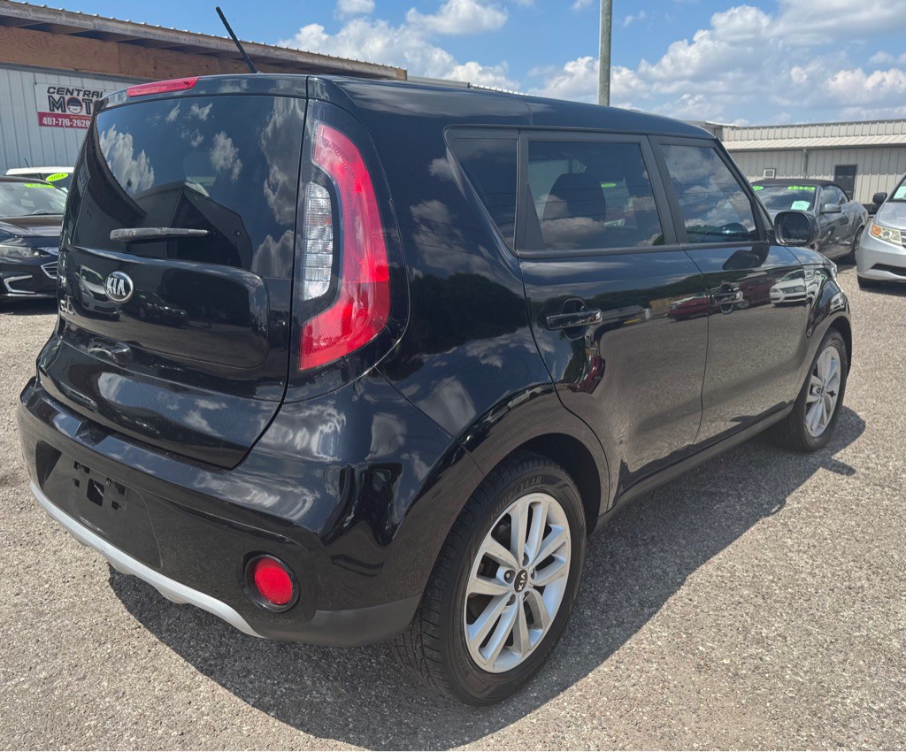 2018 Kia Soul Image 2