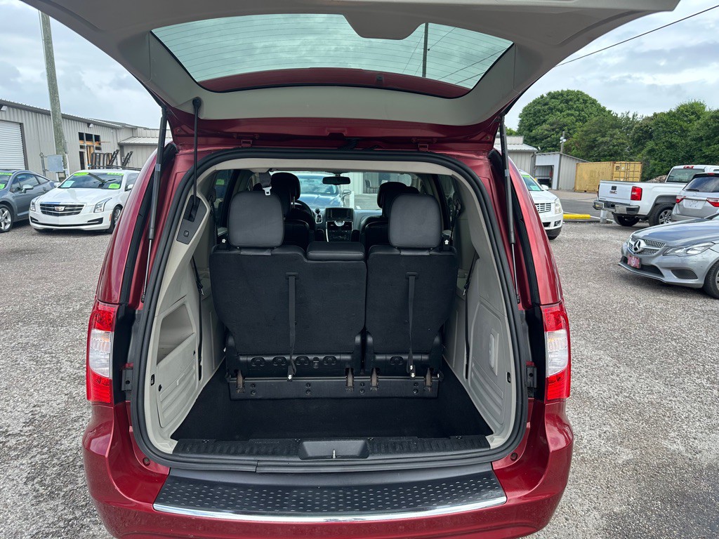 2014 Chrysler Town & Country Image 18