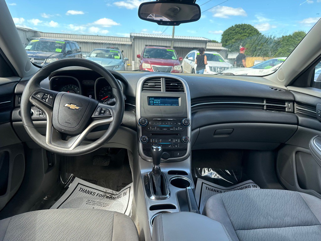 2015 Chevrolet Malibu Image 9
