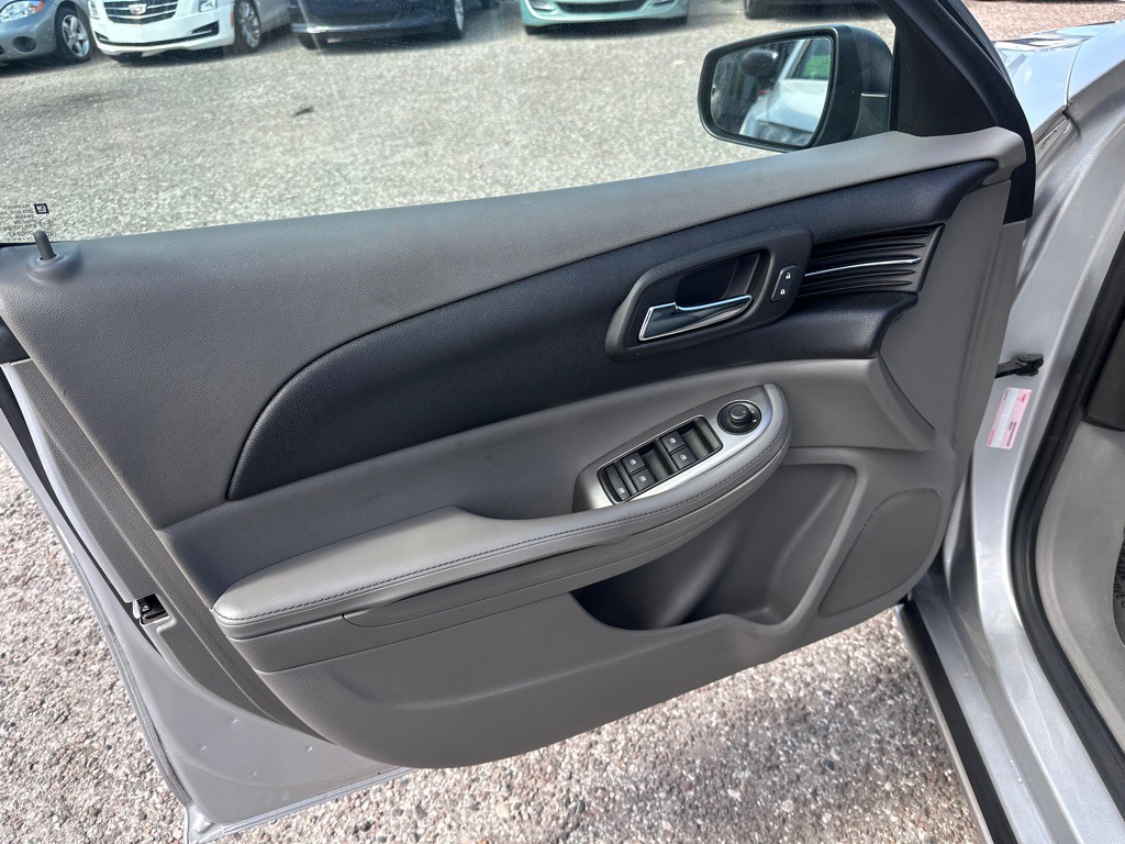 2015 Chevrolet Malibu Image 11