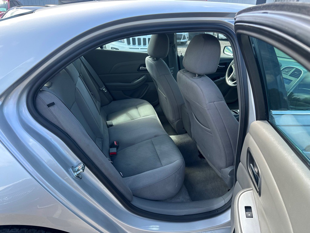 2015 Chevrolet Malibu Image 14
