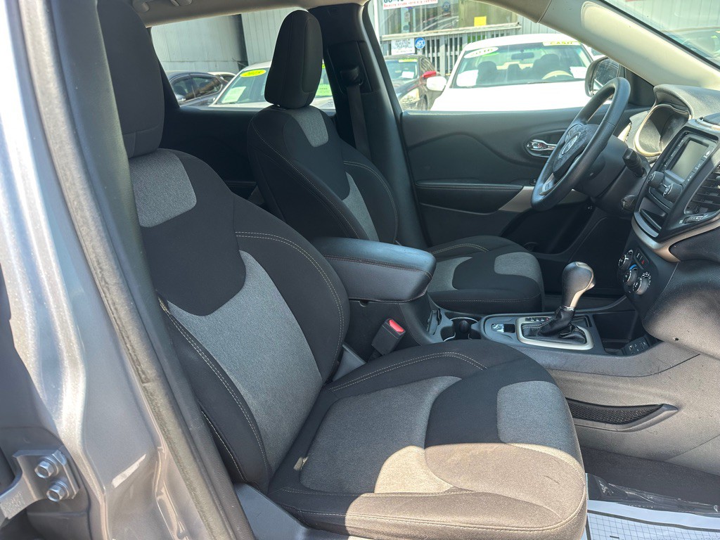 2018 Jeep Cherokee Image 13