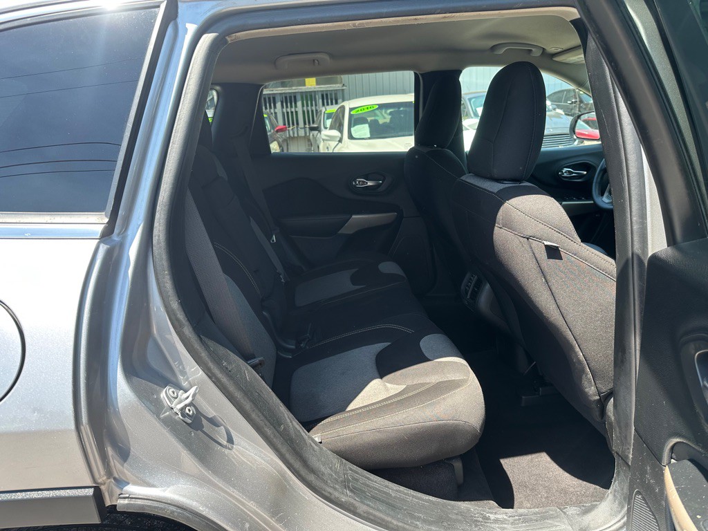 2018 Jeep Cherokee Image 14