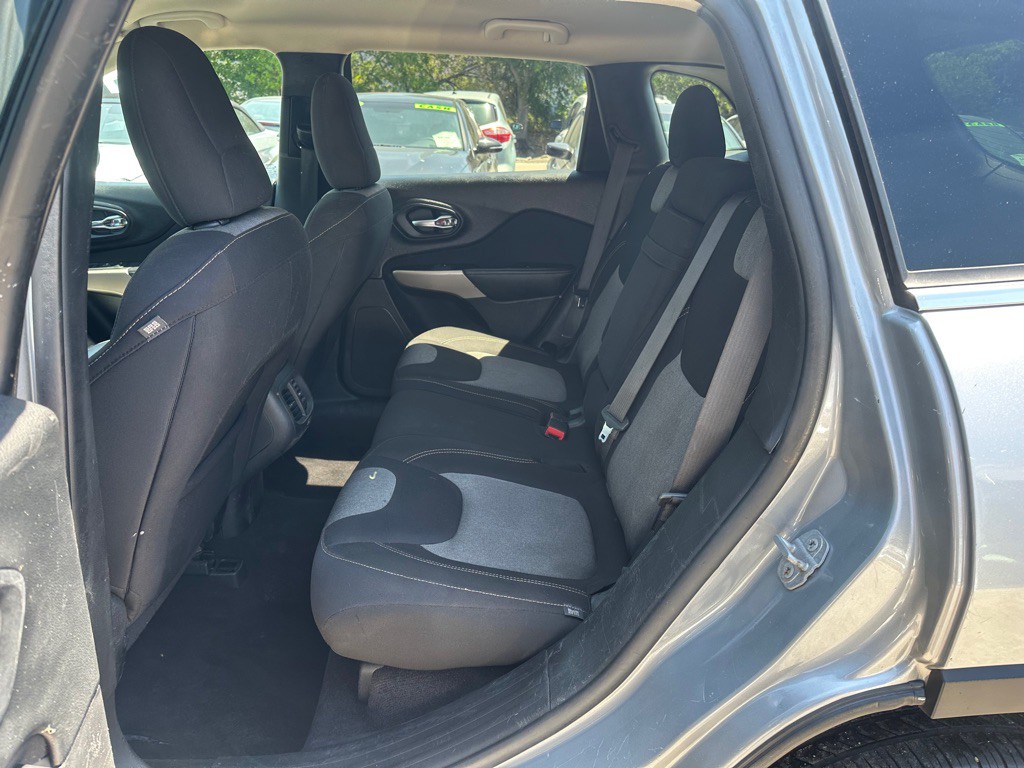 2018 Jeep Cherokee Image 15