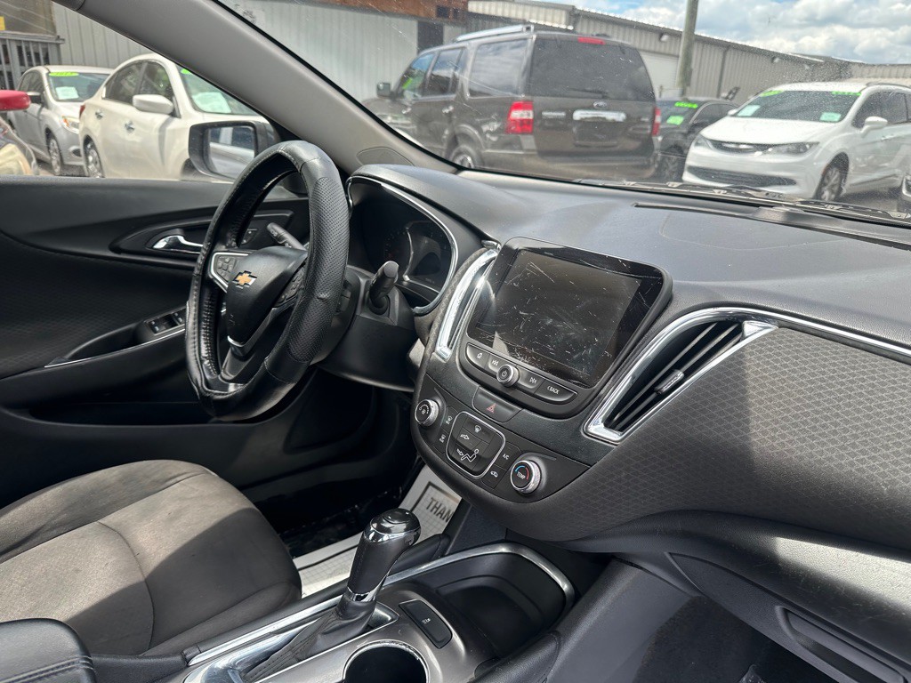 2018 Chevrolet Malibu Image 8