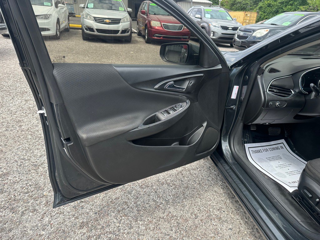 2018 Chevrolet Malibu Image 11