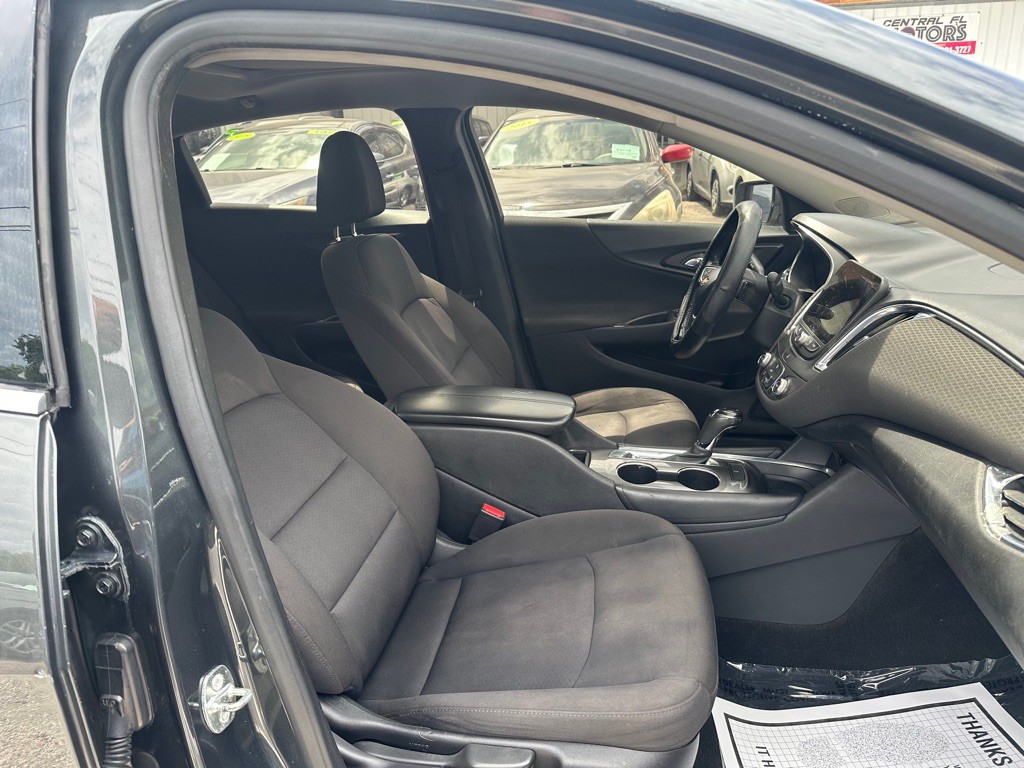 2018 Chevrolet Malibu Image 13