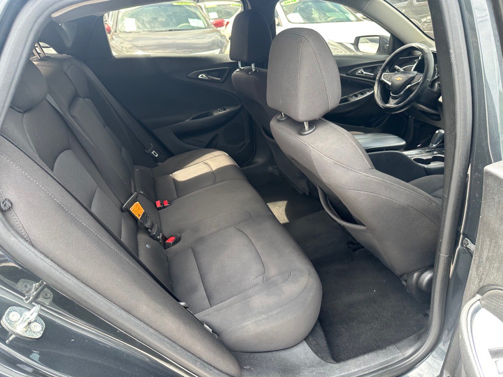 2018 Chevrolet Malibu Image 14