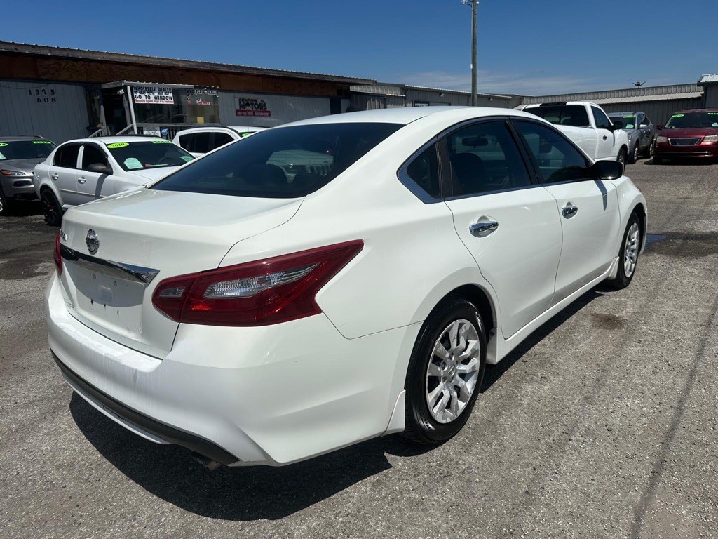 2018 Nissan Altima Image 4