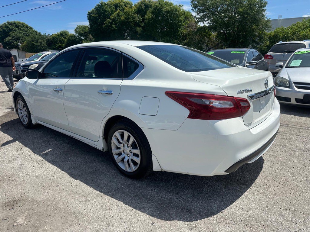2018 Nissan Altima Image 6