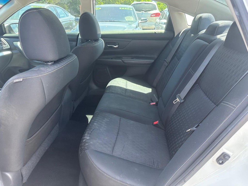 2018 Nissan Altima Image 9
