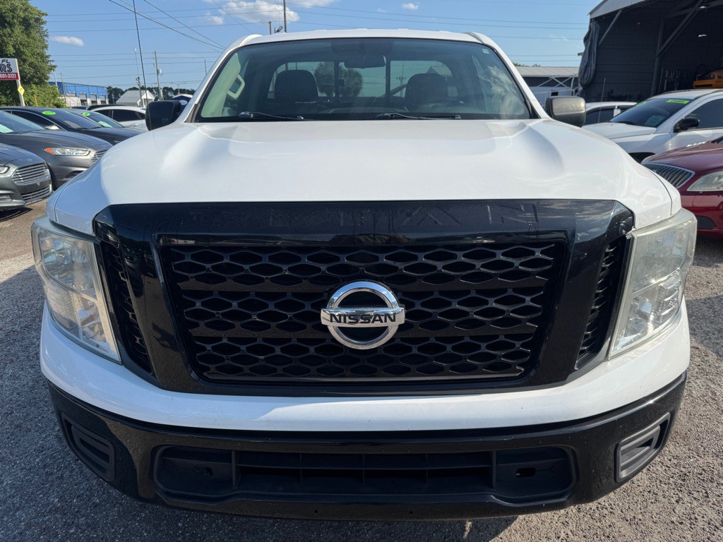 2017 Nissan Titan Image 2