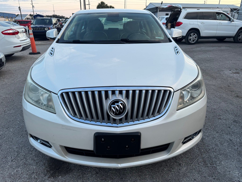 2011 Buick Lacrosse Image 3