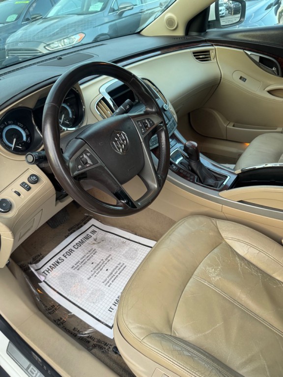 2011 Buick Lacrosse Image 8