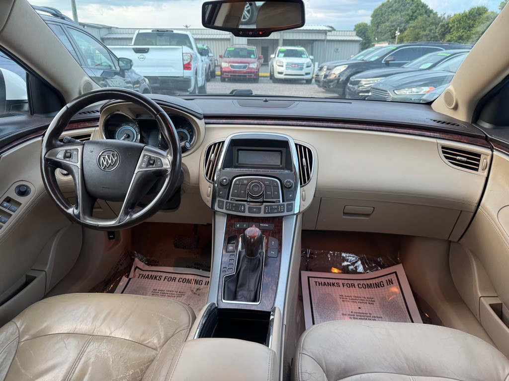2011 Buick Lacrosse Image 10