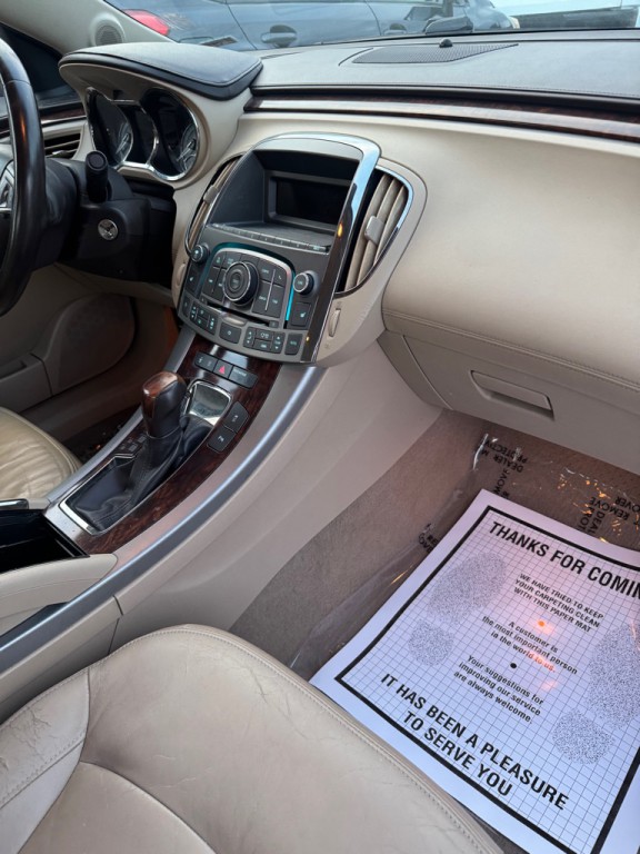 2011 Buick Lacrosse Image 12