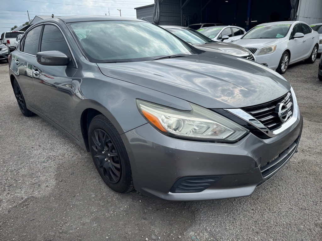 2017 Nissan Altima Image 2
