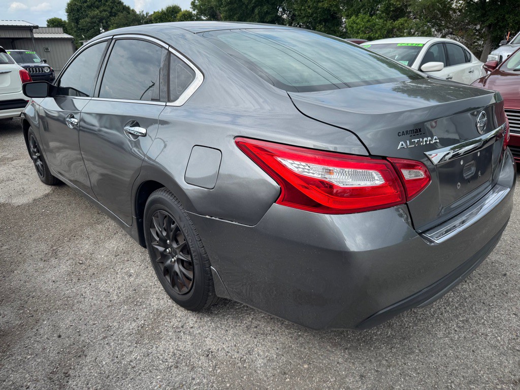2017 Nissan Altima Image 6