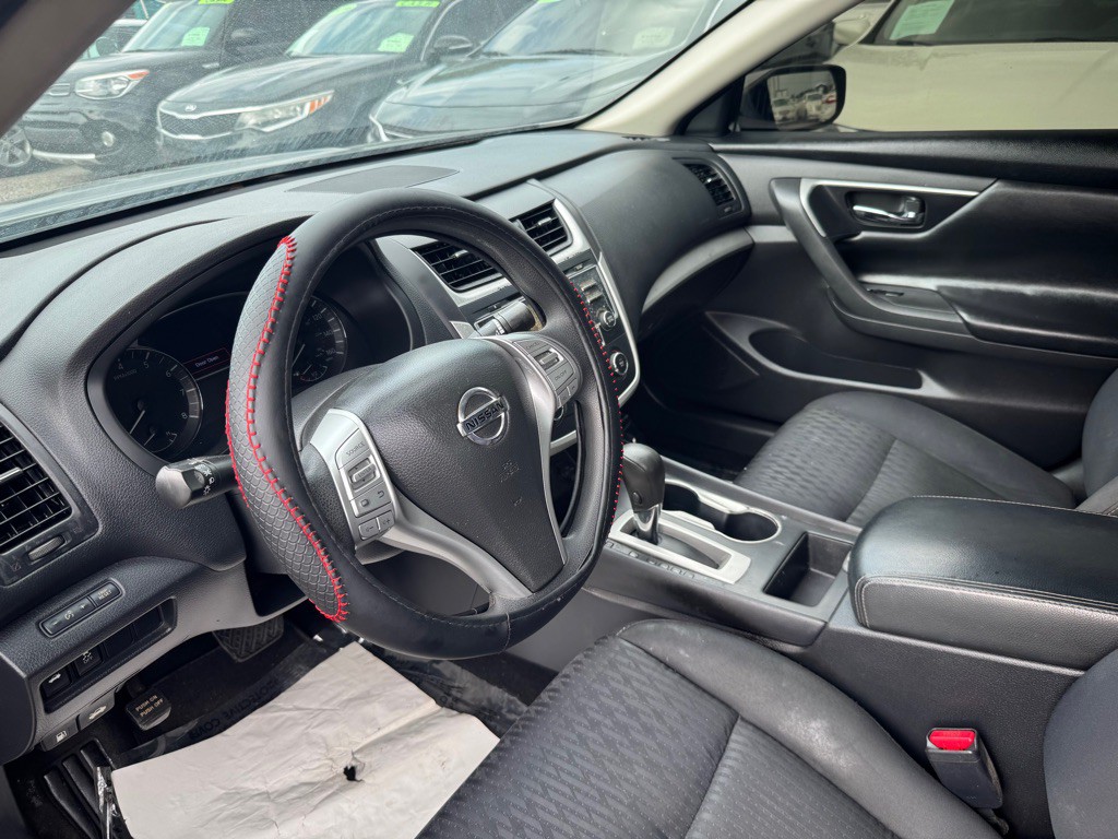 2017 Nissan Altima Image 8