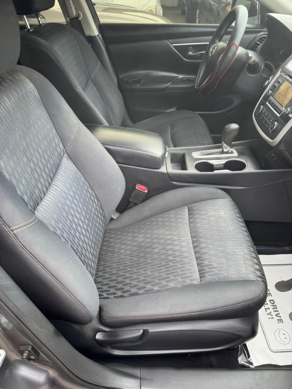 2017 Nissan Altima Image 9
