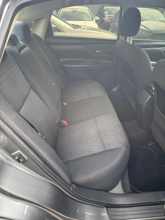 2017 Nissan Altima Image 11