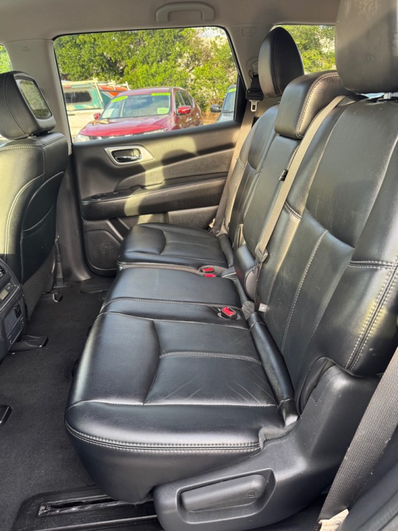 2015 Nissan Pathfinder Image 9