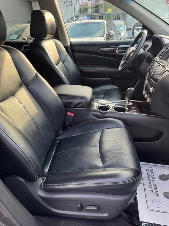 2015 Nissan Pathfinder Image 12