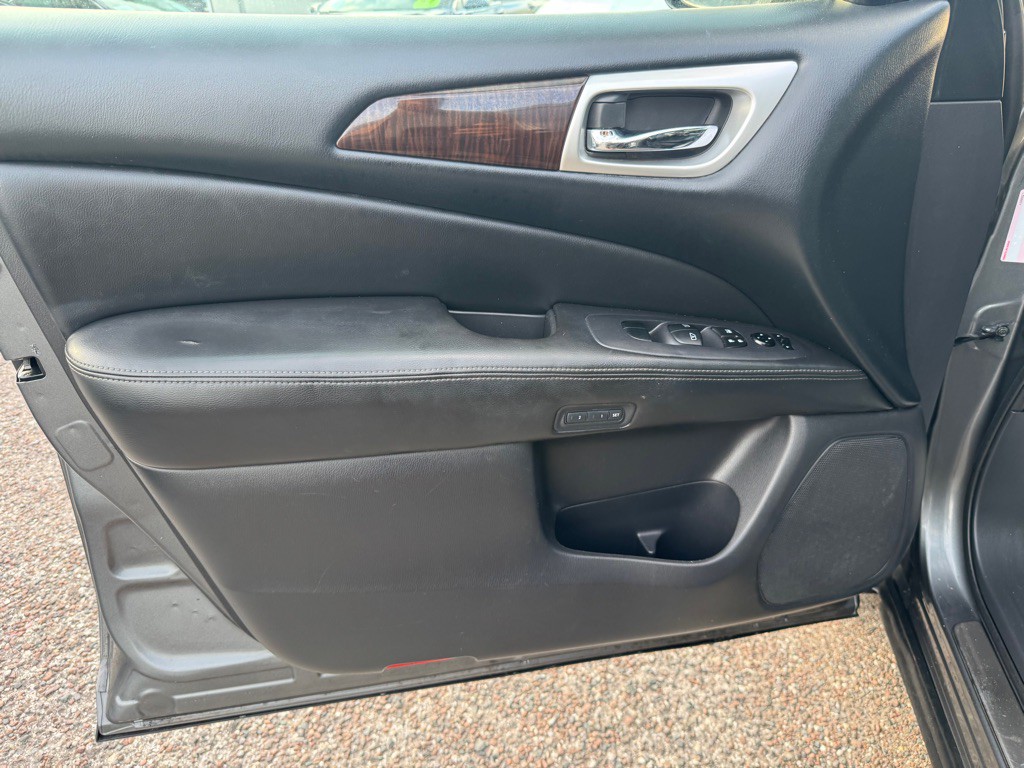 2015 Nissan Pathfinder Image 17