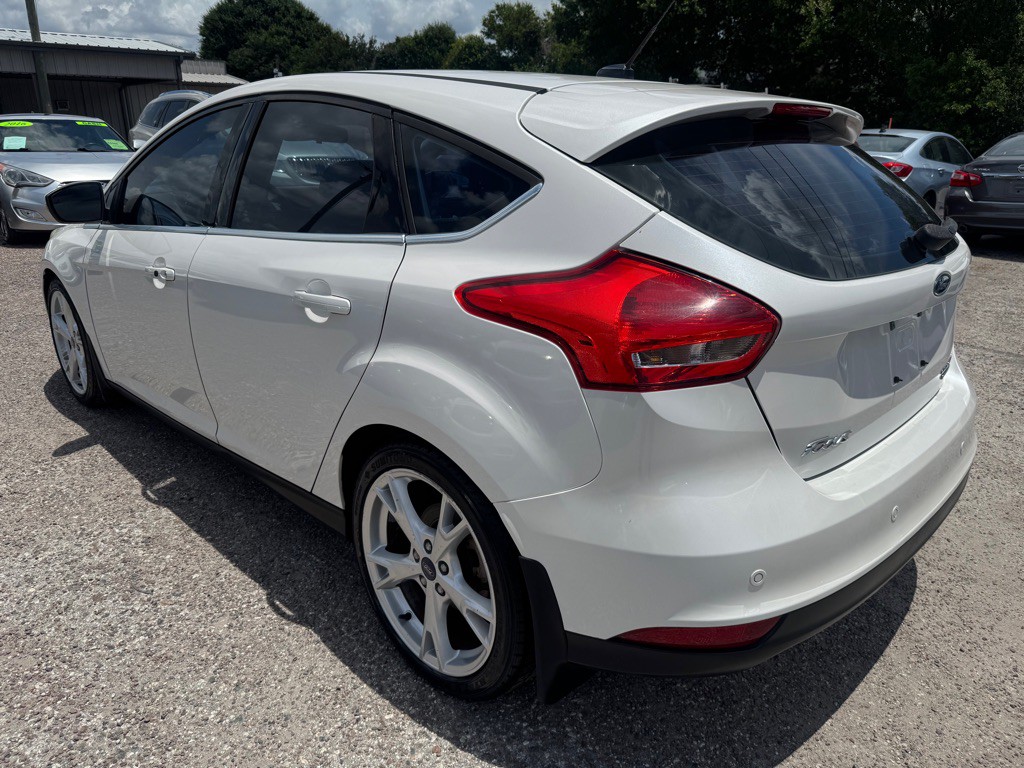 2016 Ford Focus Image 5