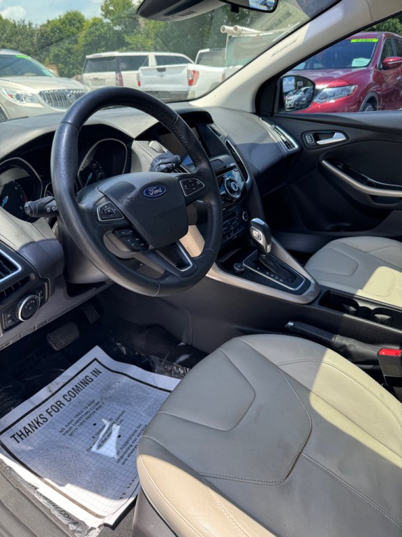 2016 Ford Focus Image 8