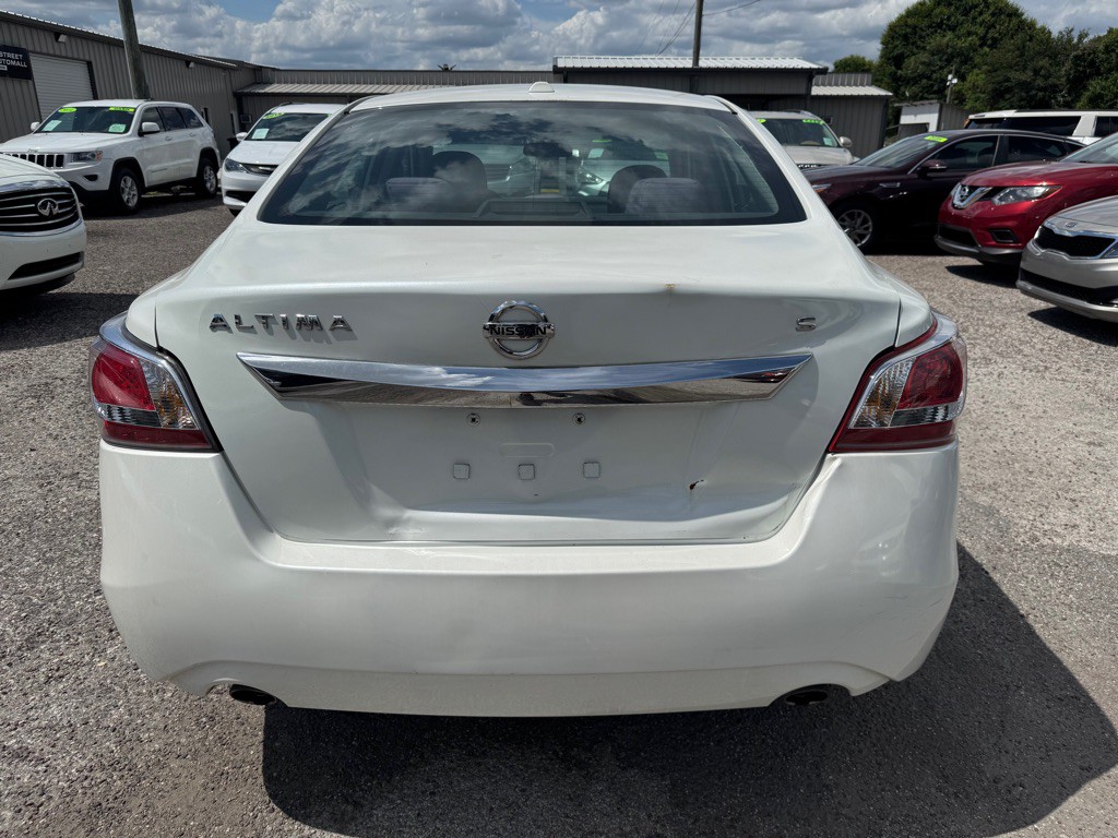 2015 Nissan Altima Image 5