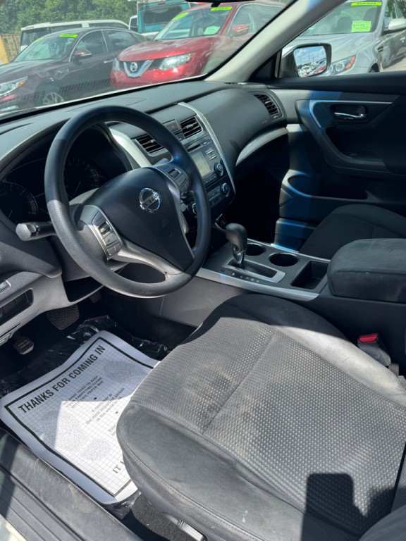 2015 Nissan Altima Image 8