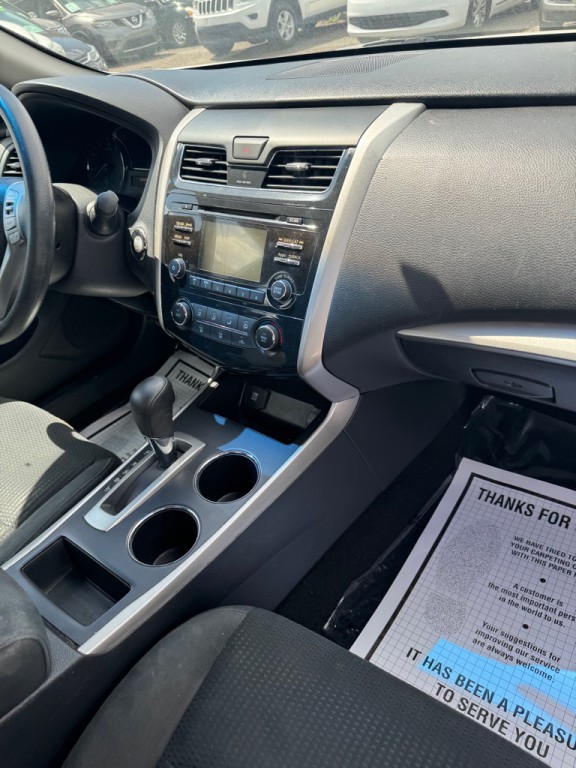 2015 Nissan Altima Image 10