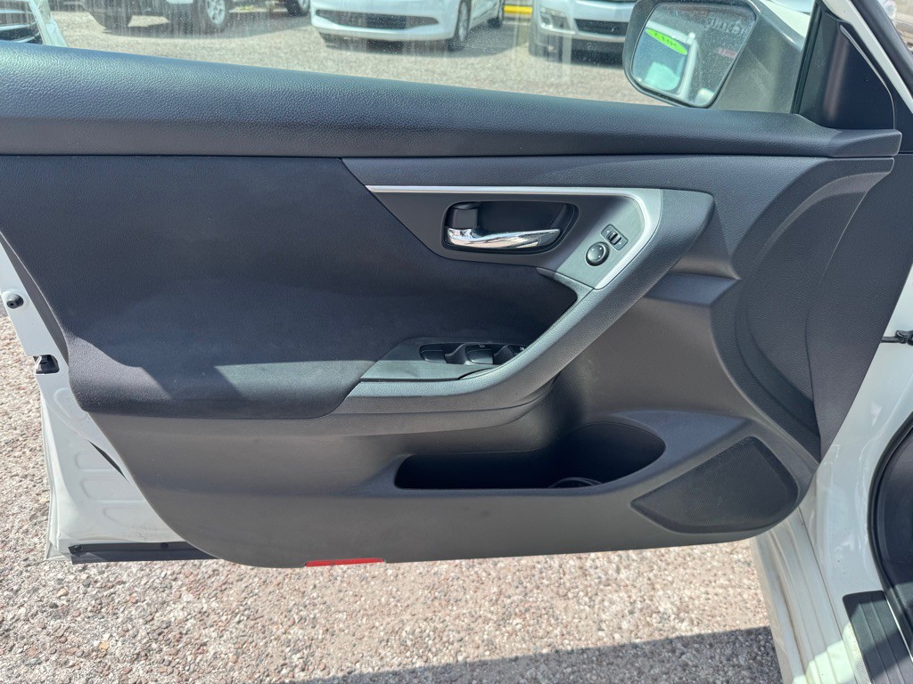 2015 Nissan Altima Image 13