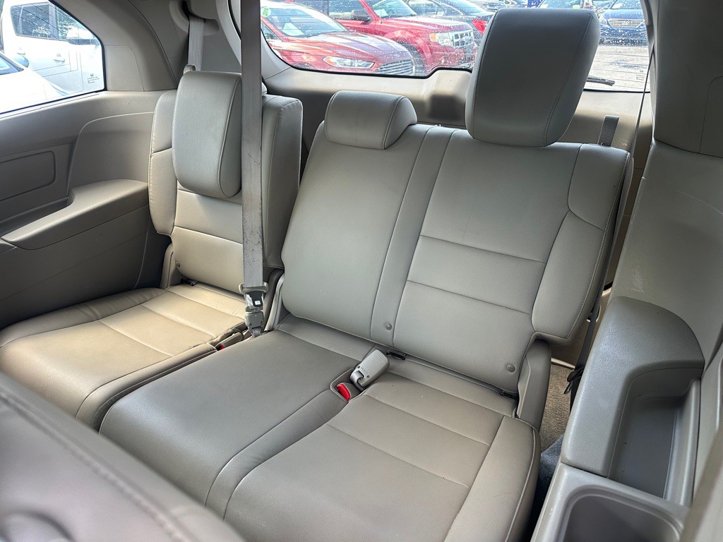 2014 Honda Odyssey Image 16