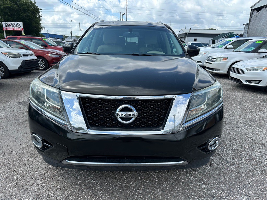 2016 Nissan Pathfinder Image 2